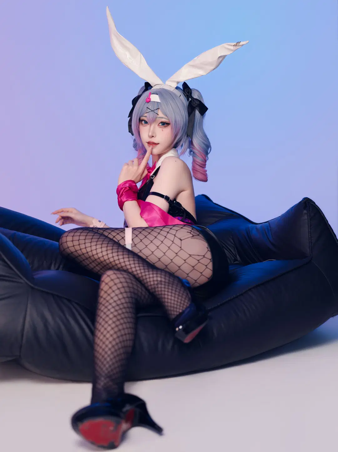 【初音ミク コスプレ】「ラビットホール」ネオンの雰囲気が漂うスタジオ撮影をシェア - 星空 - 3枚目