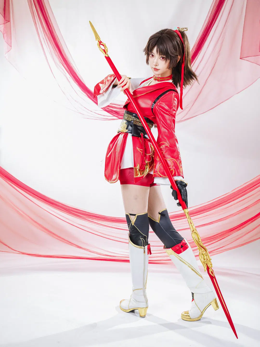 【ユンエイ コスプレ】赤と白の戦闘服に長槍、『オナー・オブ・キングス』の推しヒーローのスタジオ撮影 - 星空 - 10枚目