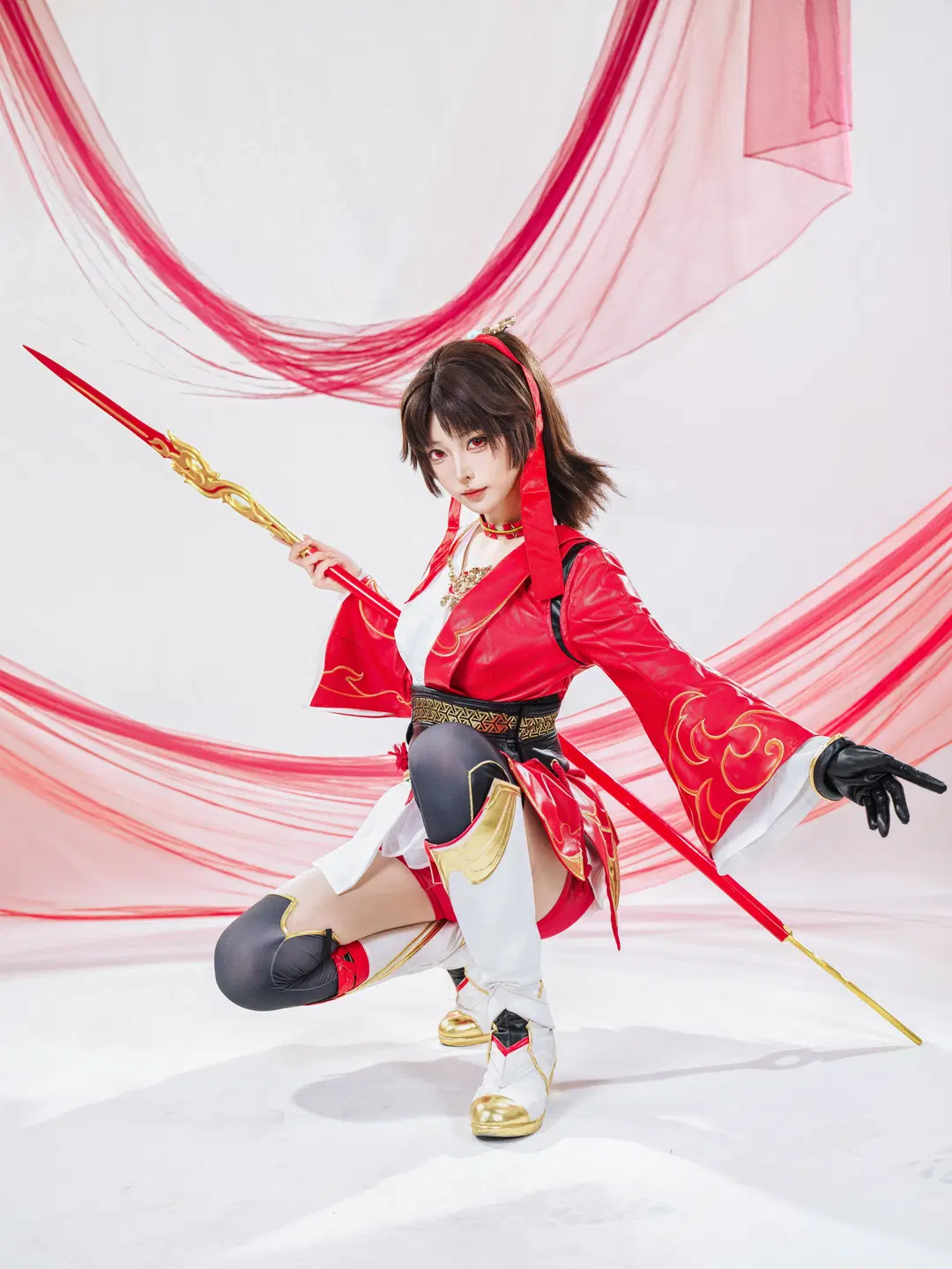 【ユンエイ コスプレ】赤と白の戦闘服に長槍、『オナー・オブ・キングス』の推しヒーローのスタジオ撮影 - 星空 - 12枚目
