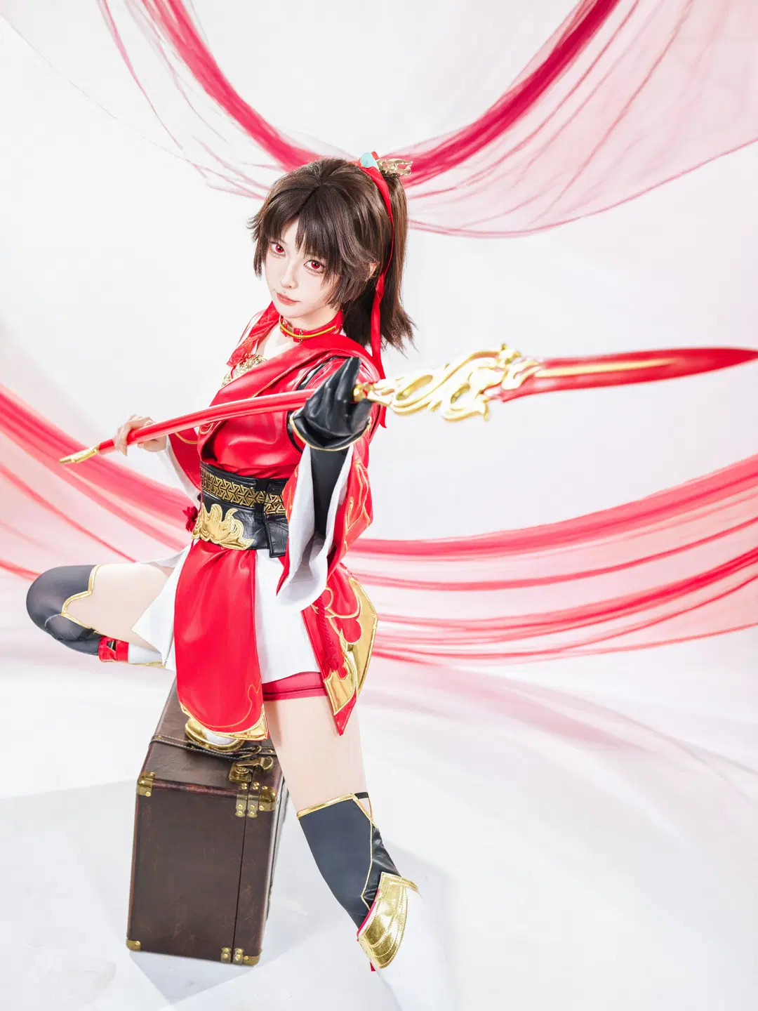 【ユンエイ コスプレ】赤と白の戦闘服に長槍、『オナー・オブ・キングス』の推しヒーローのスタジオ撮影 - 星空 - 6枚目