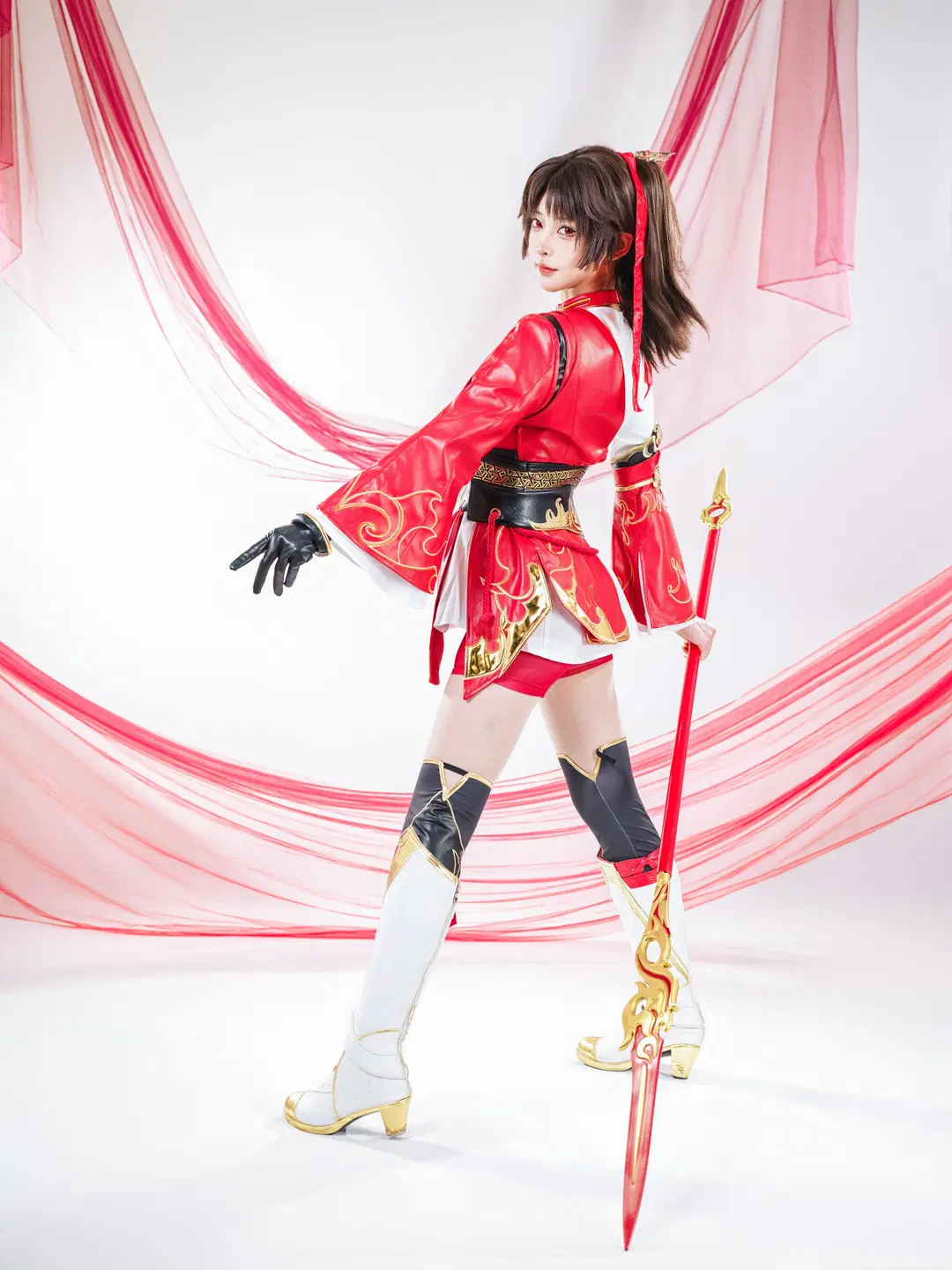 【ユンエイ コスプレ】赤と白の戦闘服に長槍、『オナー・オブ・キングス』の推しヒーローのスタジオ撮影 - 星空 - 9枚目