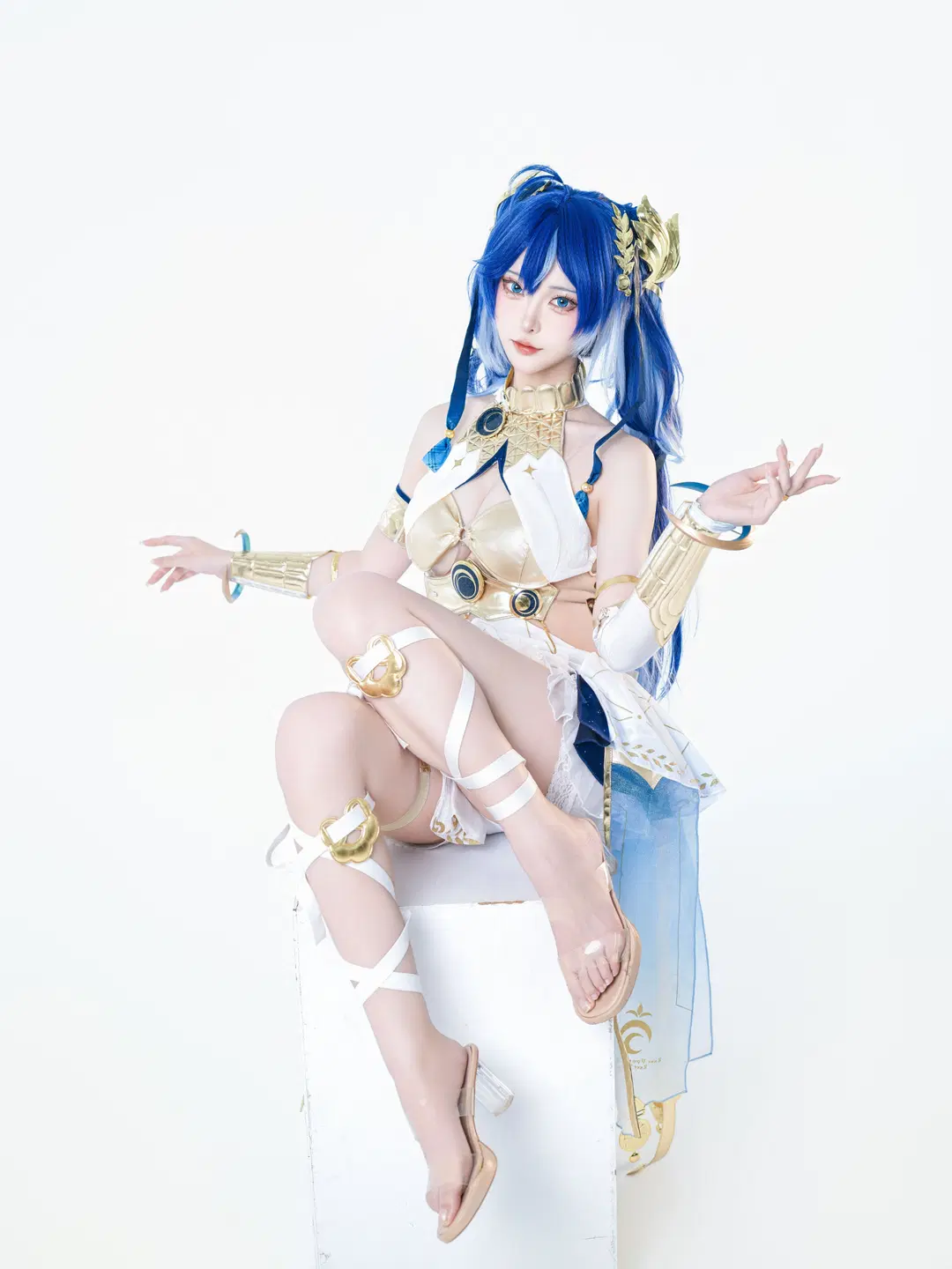 [Iuno cosplay] Between White and Blue, She Is the Only Light by 星空 - Image 12