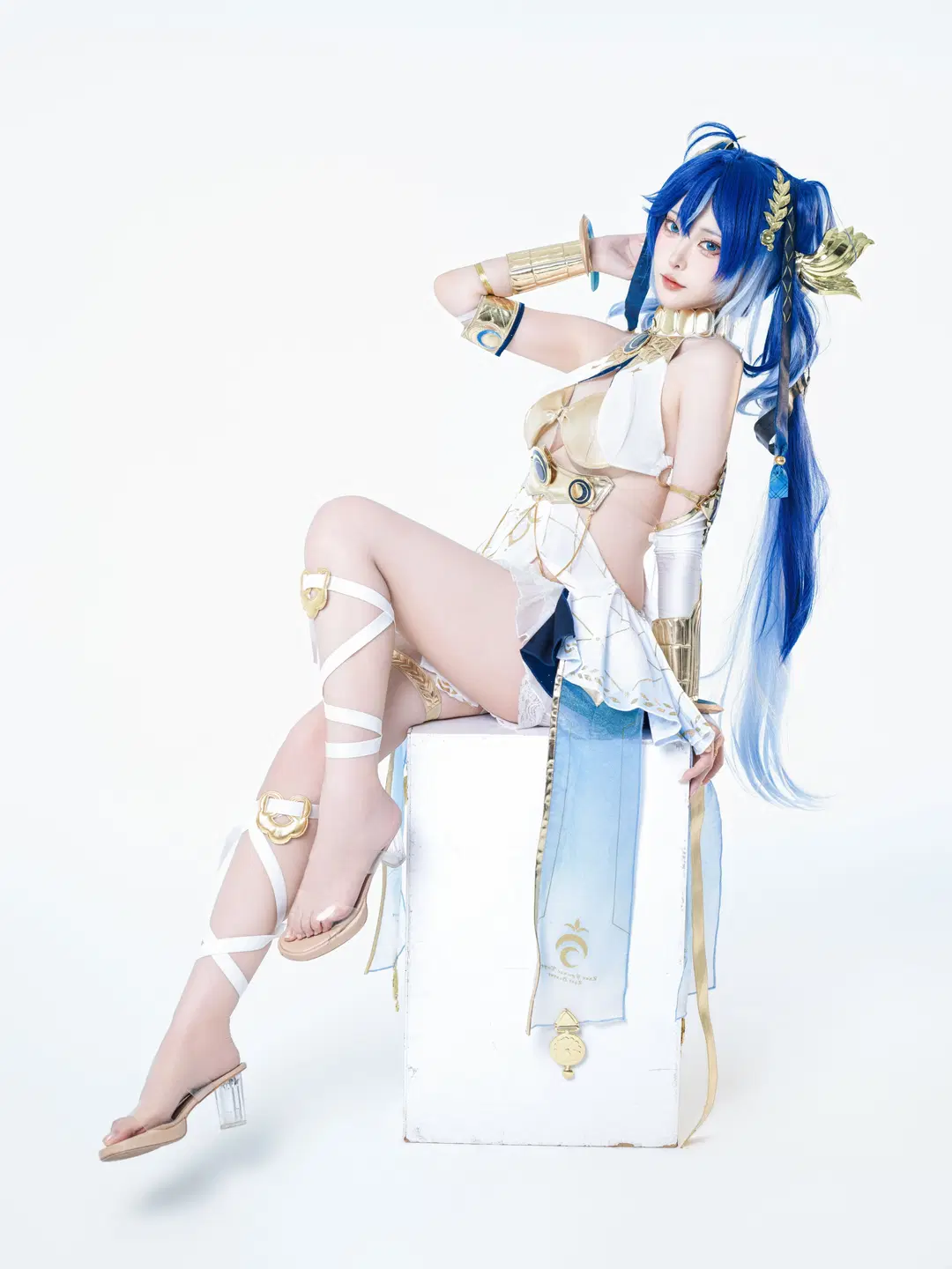 [Iuno cosplay] Between White and Blue, She Is the Only Light by 星空 - Image 14