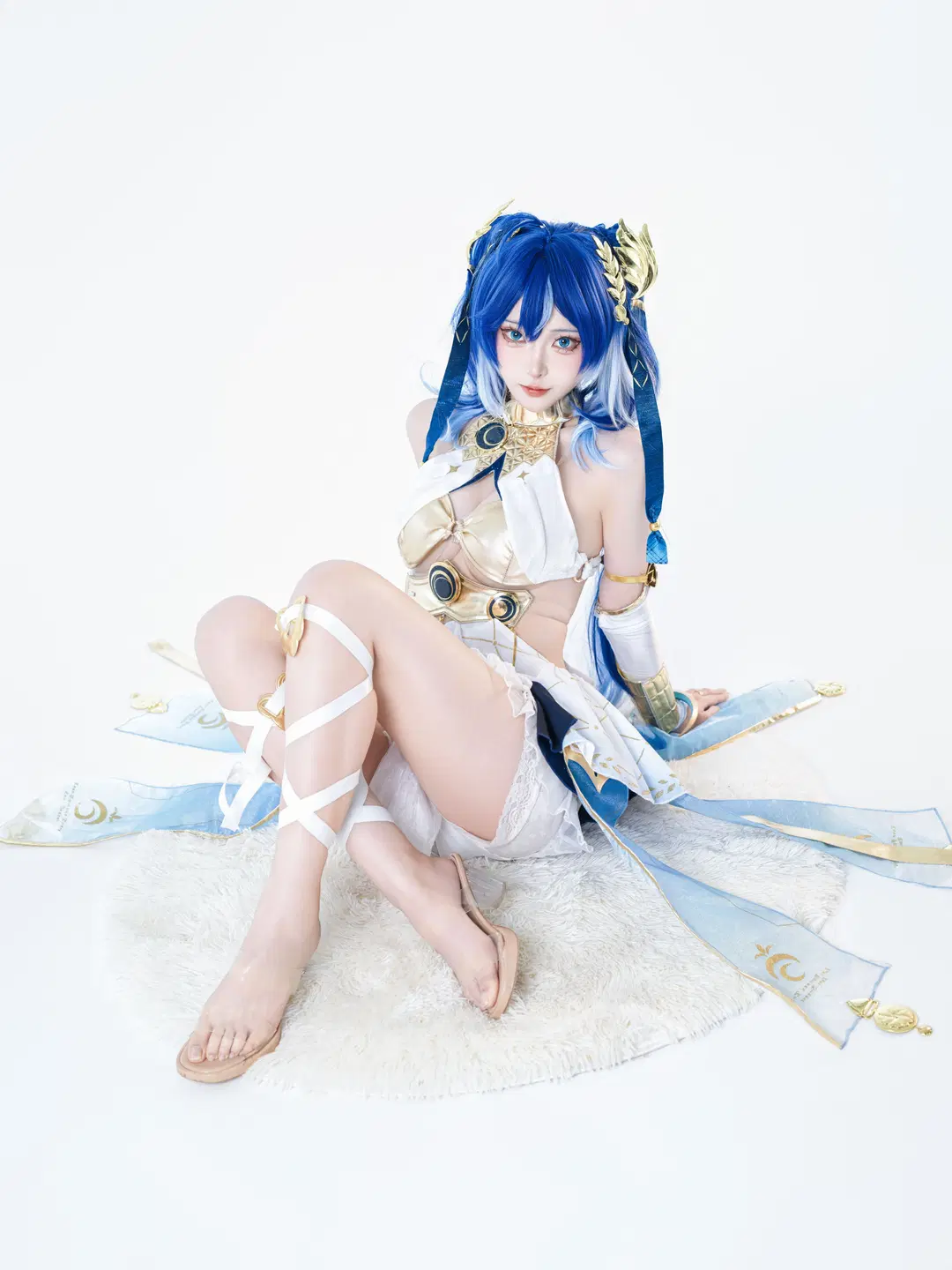 [Iuno cosplay] Between White and Blue, She Is the Only Light by 星空 - Image 2