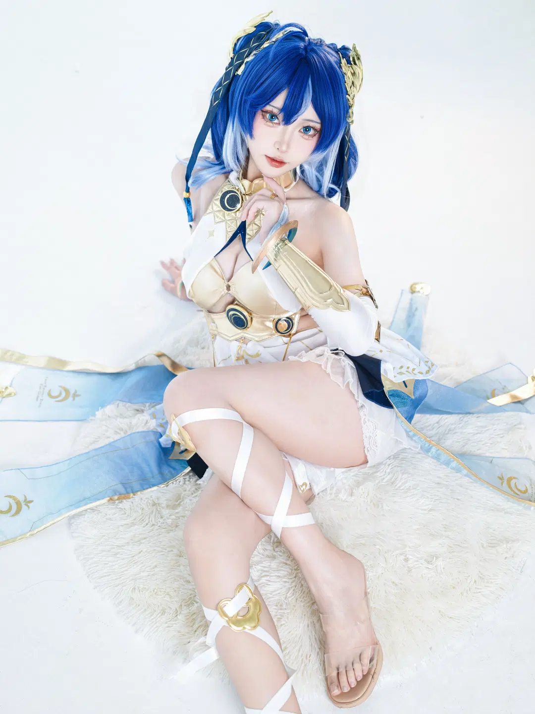 [Iuno cosplay] Between White and Blue, She Is the Only Light by 星空 - Image 3