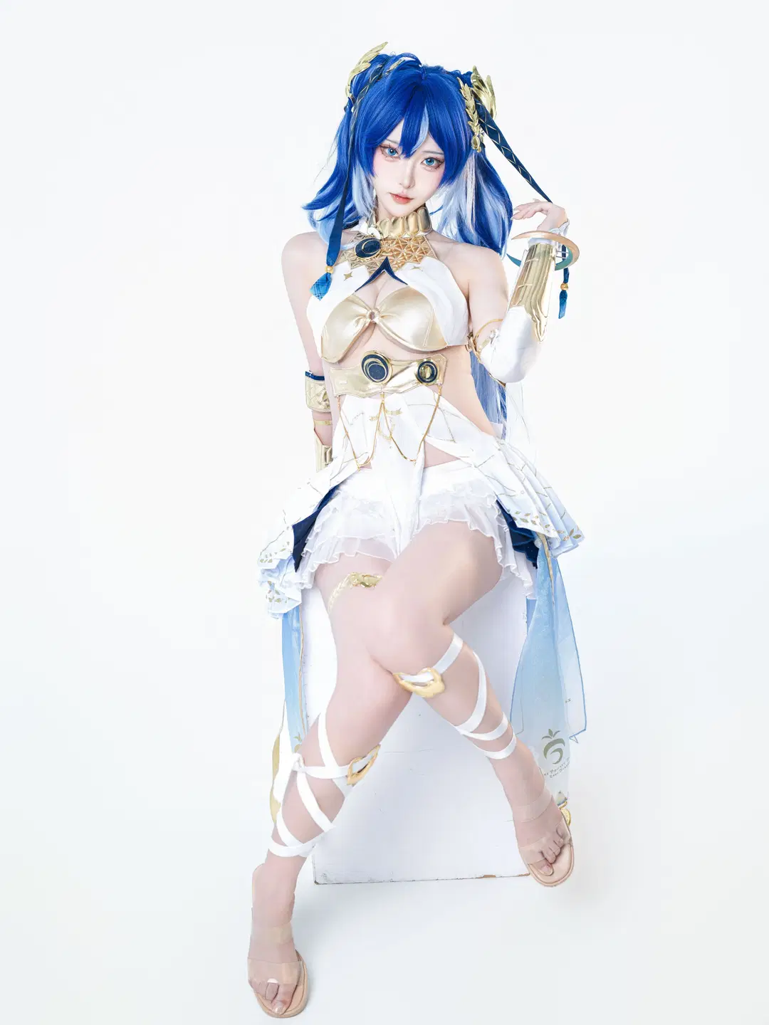 [Iuno cosplay] Between White and Blue, She Is the Only Light by 星空 - Image 9