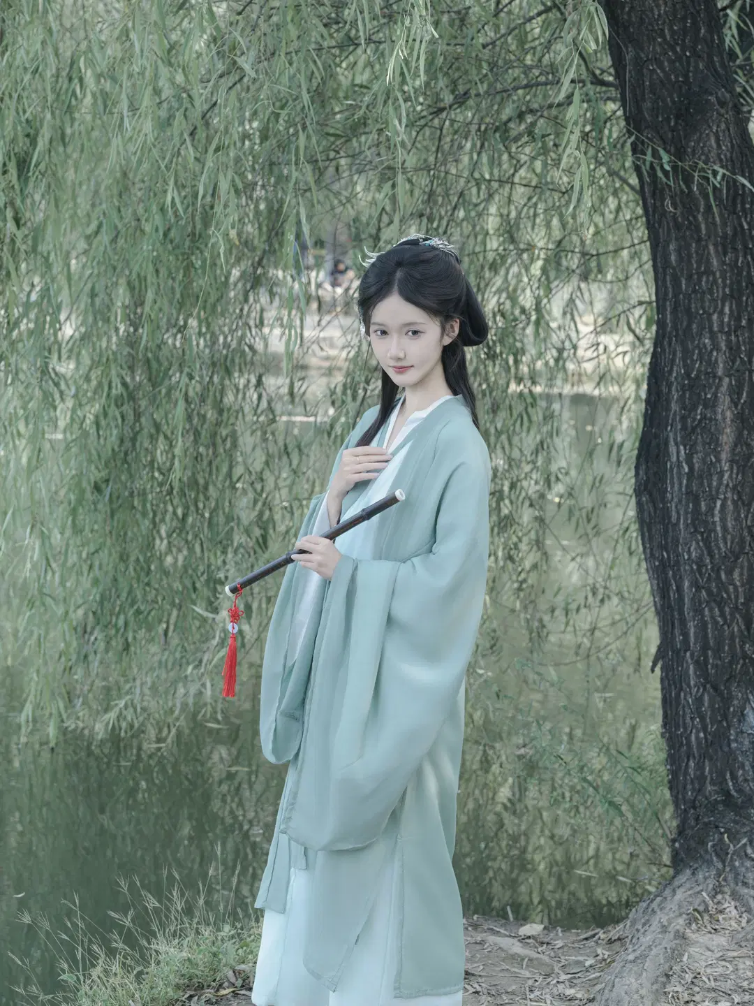 Shooting Wei-Jin Style Hanfu Amidst Green Hills and Waters: This Mint Green Exudes Ethereal Serenity by 星空 - Image 10