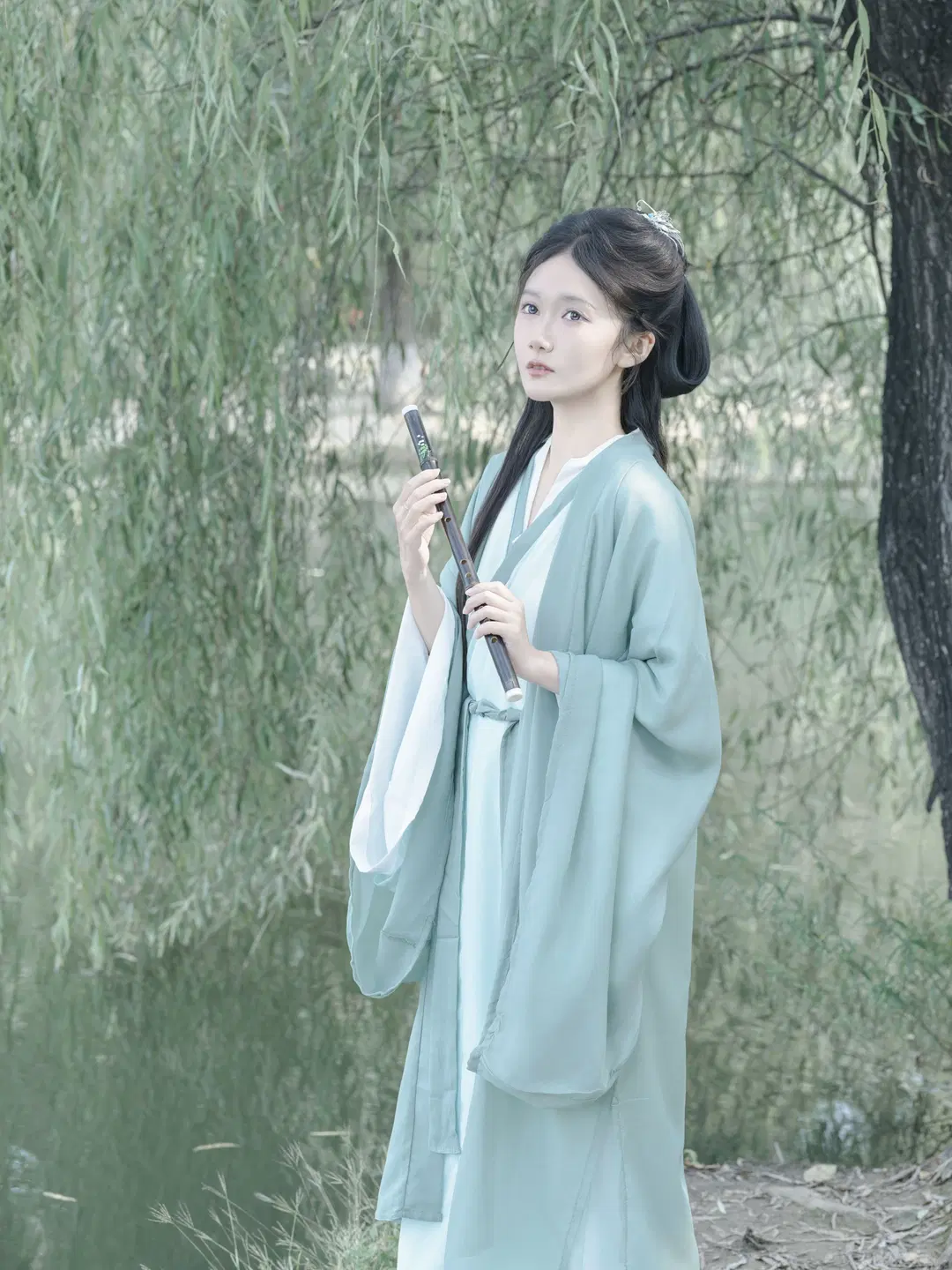 Shooting Wei-Jin Style Hanfu Amidst Green Hills and Waters: This Mint Green Exudes Ethereal Serenity by 星空 - Image 11