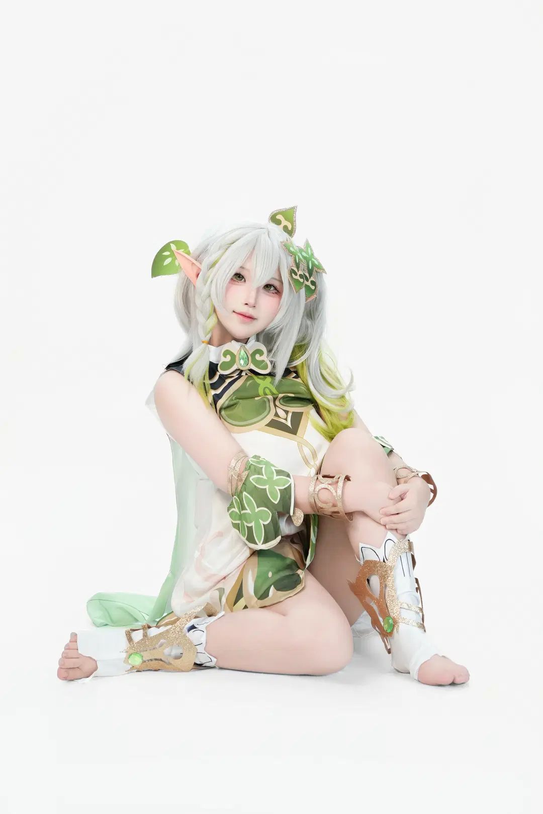 【Nahida Cosplay】Versatile Moe Girl Pose Reference in a White Studio by 芫宝 - Image 9