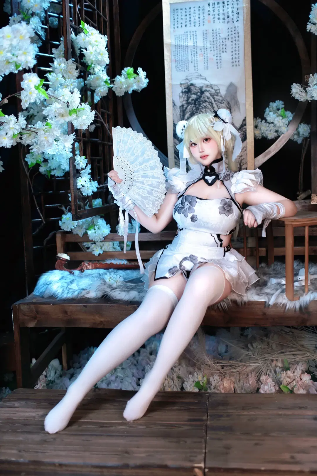殷紫萍コスプレ, 玉髄の氷心, ポーズ参考, 古風なチャイナドレス, 白タイツコスプレ