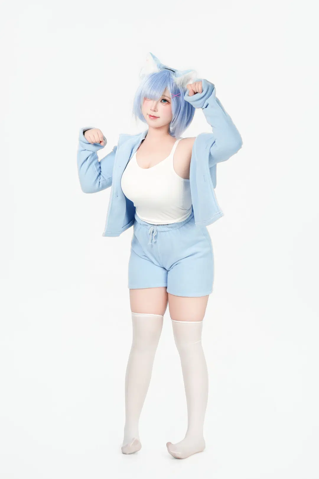 【Rem cosplay】Re:ZERO -Starting Life in Another World-: Light Blue Pajamas and the Peeking Kitten Moment by 芫宝 - Image 2