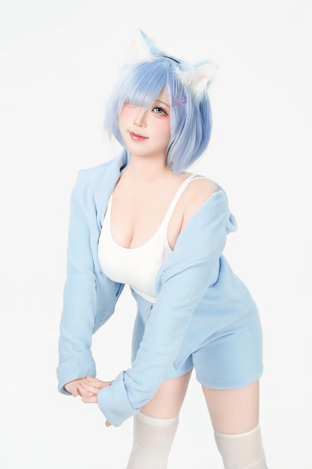 Re:ゼロから始める異世界生活, レム コスプレ, 白ストッキング, 白ホリ撮影, もこもこパジャマ