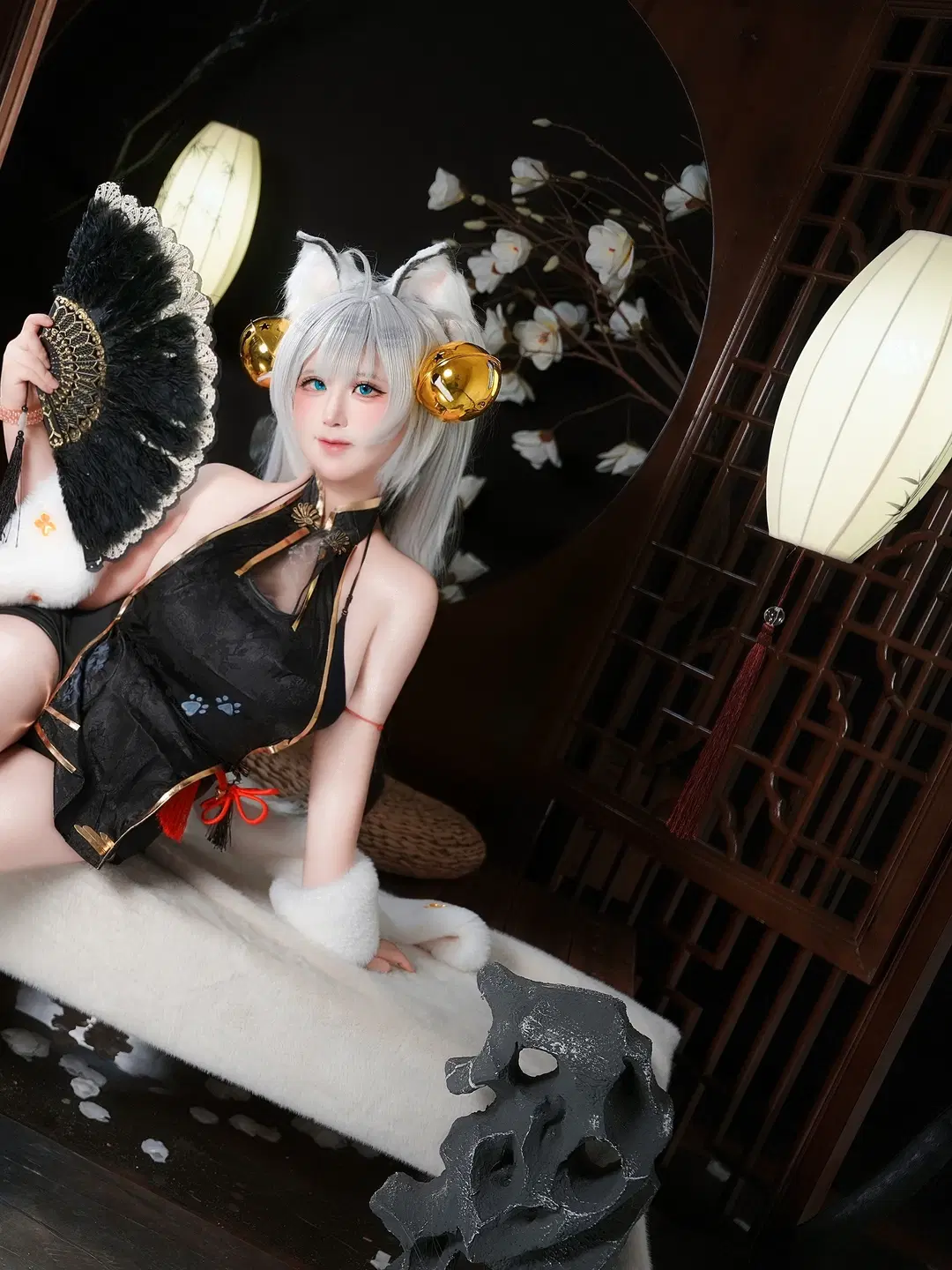 白虎娘cos, 白丝, 兽耳娘, 黑旗袍, 国风棚拍
