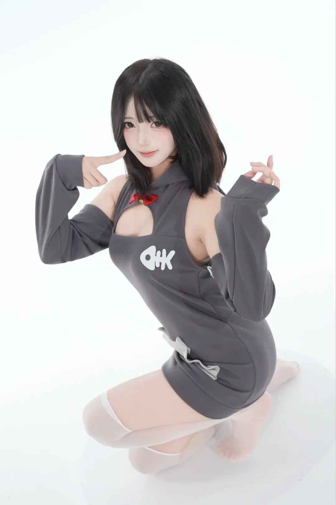 二次元穿搭, 棚拍人像, 白丝过膝袜, 原创cos, 猫系写真