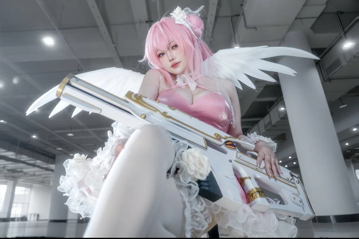 Azur Lane Asuna Cosplay: Hall Wandering Highlights at the Black Dragonfly Anime Convention by 喵喵子kiki - Image 8