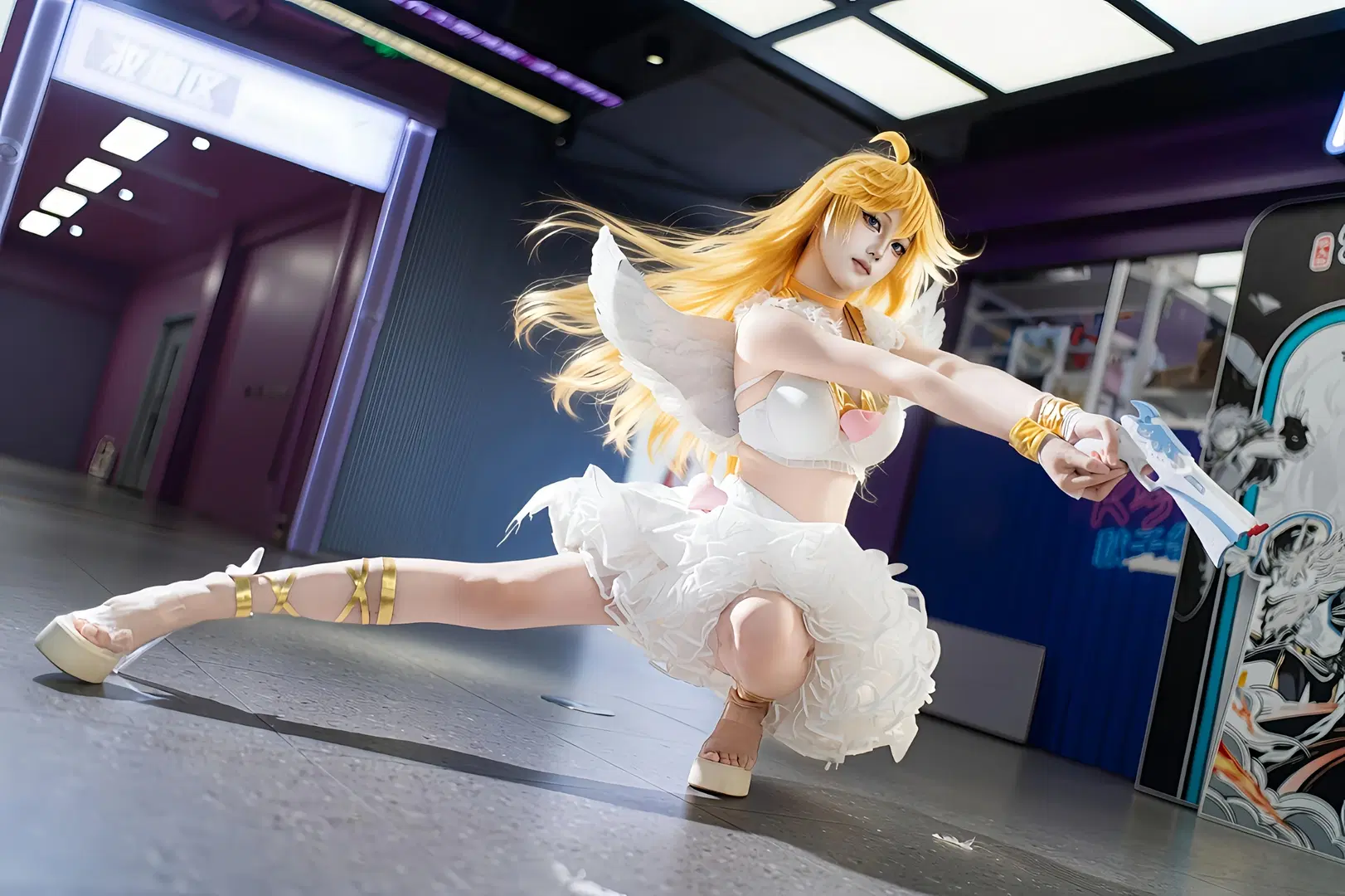 Convention photos return, collision of white angel styling and gold strapped high heels by 森森不懂摄影 - Image 3