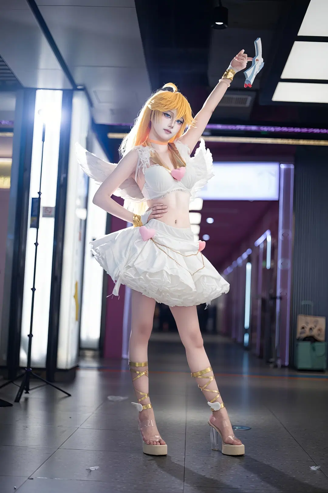 Convention photos return, collision of white angel styling and gold strapped high heels by 森森不懂摄影 - Image 6