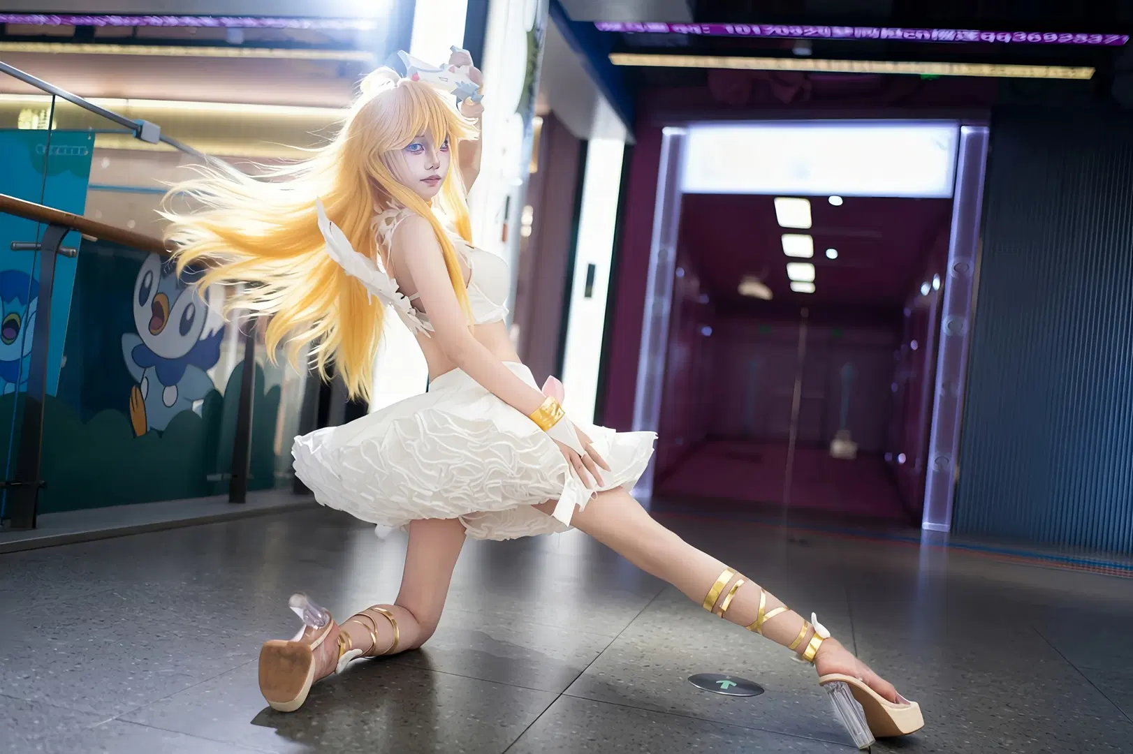 Convention photos return, collision of white angel styling and gold strapped high heels by 森森不懂摄影 - Image 7