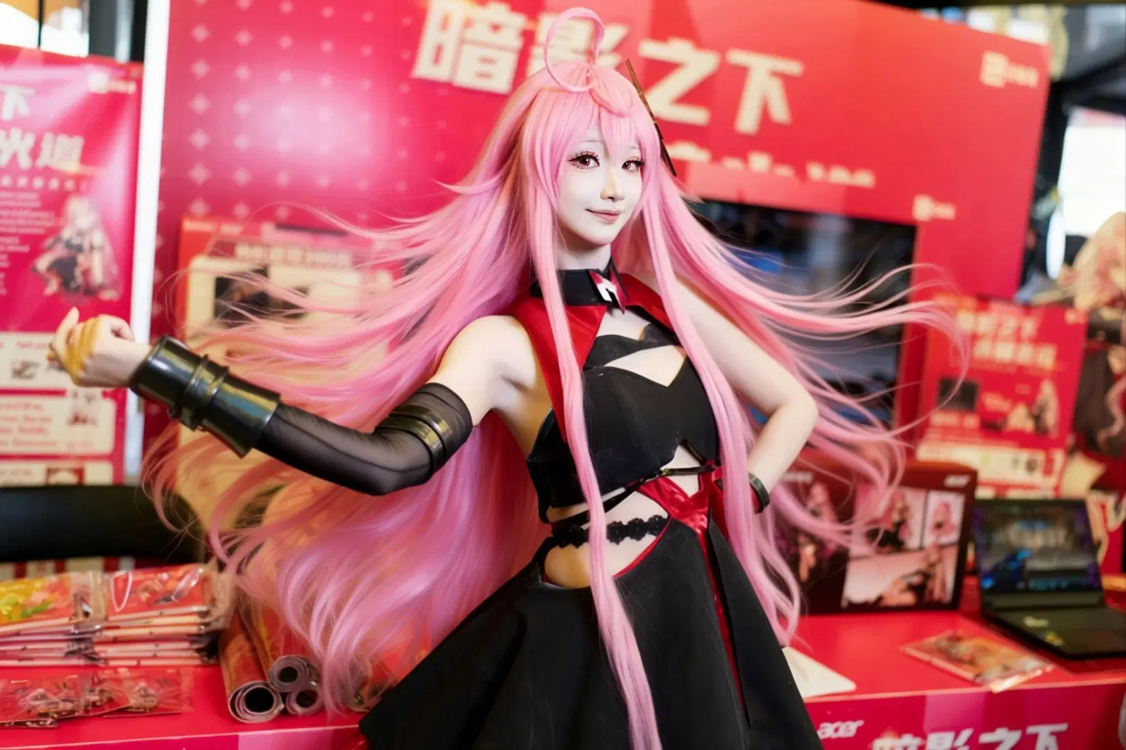 【赤瞳cos】暗影骑士线下展台打卡，红黑战衣还原度高 - 森森不懂摄影 - 第5张
