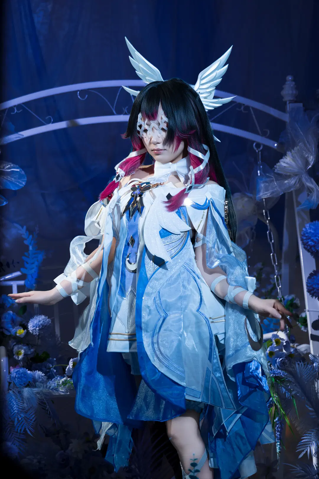 【Genshin Impact】Blue and White Outfit Fantasy Cosplay: Studio Shoot of the Moonlit White Dove Girl by 星漫映画 - Image 3