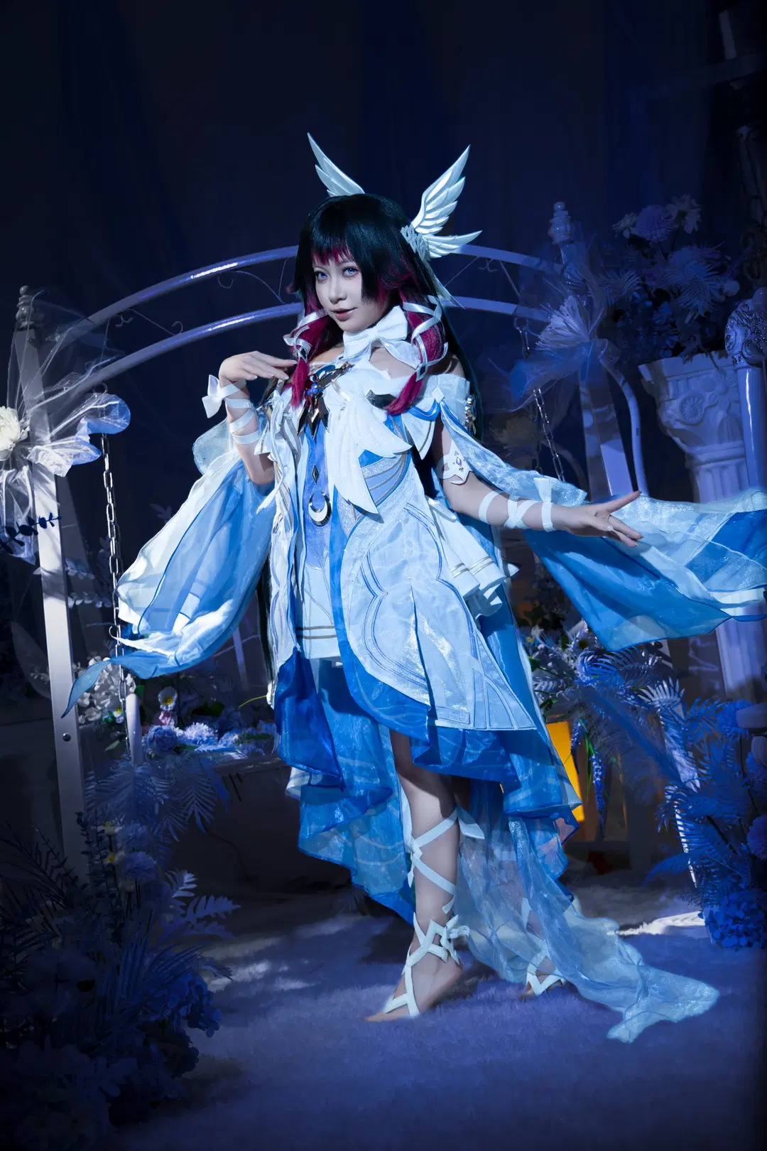 【Genshin Impact】Blue and White Outfit Fantasy Cosplay: Studio Shoot of the Moonlit White Dove Girl by 星漫映画 - Image 4