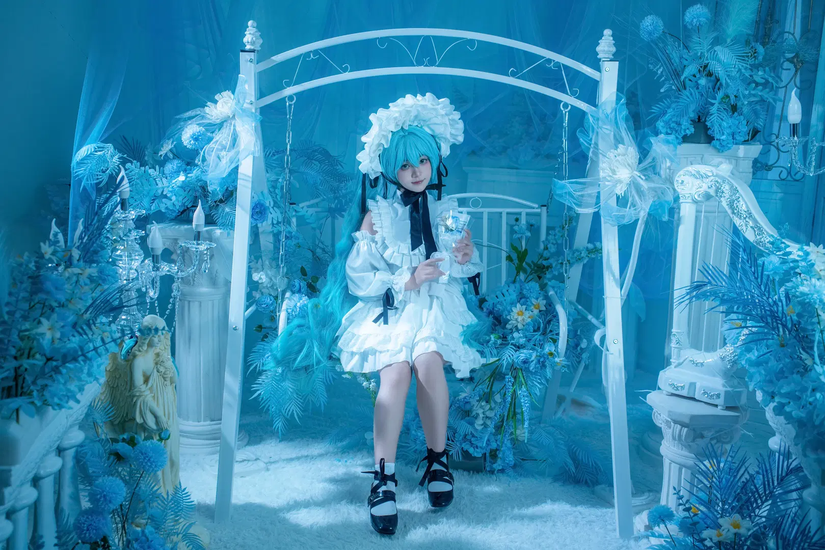 【初音ミク コスプレ】蒼き迷境に佇む寒色ロリータ写真 - 星漫映画 - 6枚目