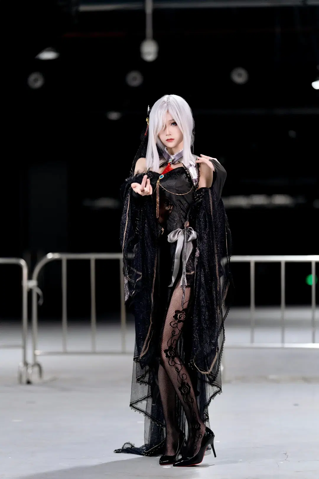 【申鹤cos】原神申鹤花嫁造型，暗夜里的清冷白月光
