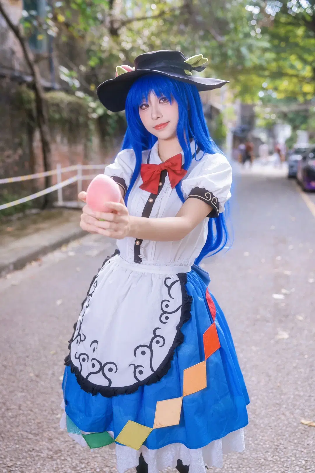 【比那名居天子cos】東方Project裡的天之女，漫展紅磚牆下的色彩碰撞 - Kirito君 - 第2張