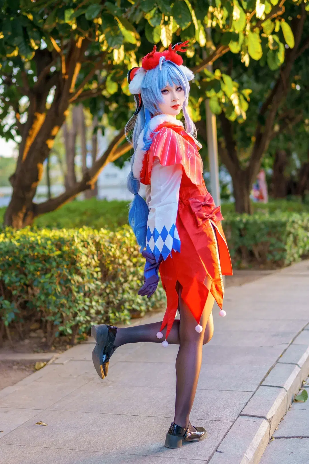 【甘雨cos】捕捉初物语漫展的绝美黄昏光线
