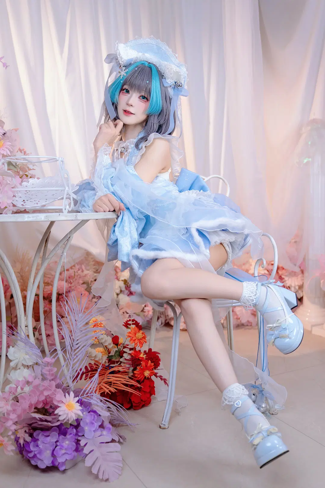 二次元撮影, チェシャー コスプレ, アズールレーン, メイド服, 白ストッキング