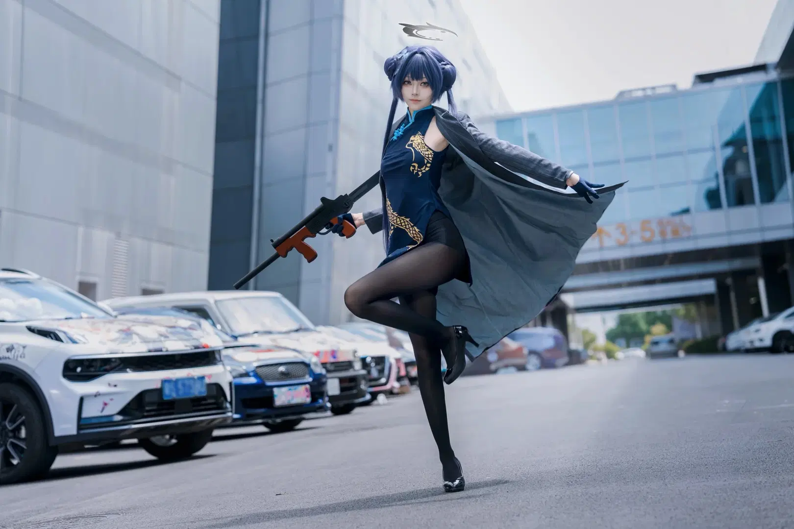 【龍華妃咲cos】蔚藍檔案痛車旁的旗袍西裝造型 - Kirito君 - 第5張