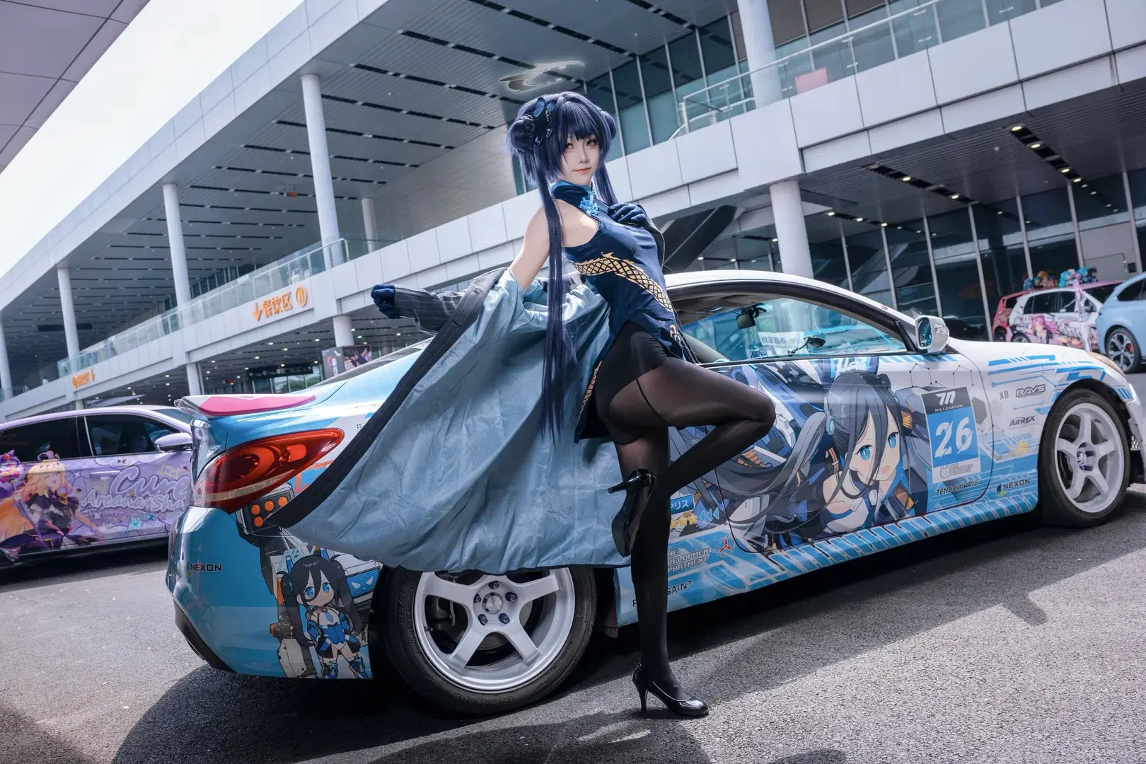 【龍華妃咲cos】蔚藍檔案痛車旁的旗袍西裝造型 - Kirito君 - 第6張