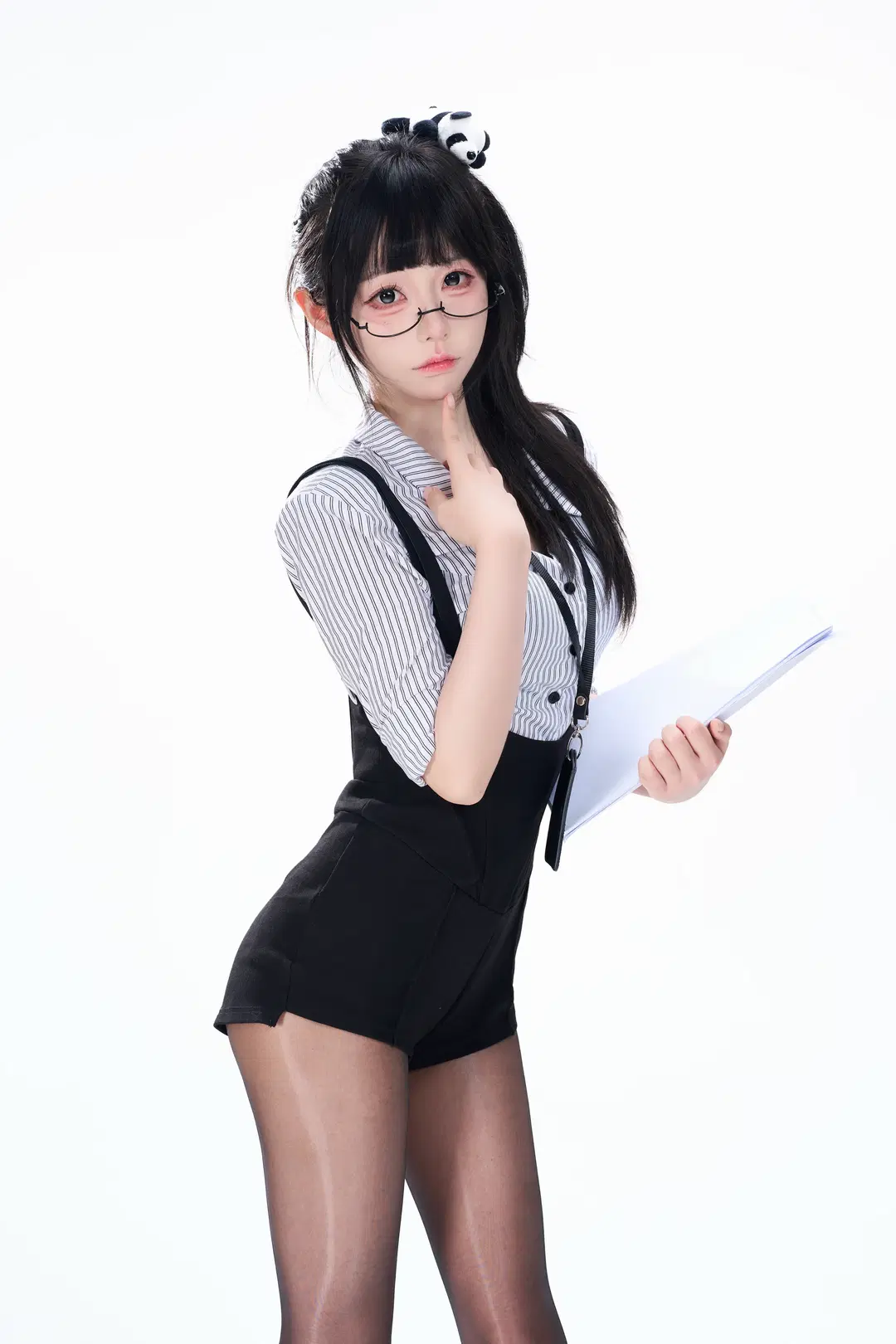 corporate slave OL Theme Studio Shoot: studio photoshoot poses Practice with Black Stockings and Red-Sole Heels by 是橘子啊i - Image 3