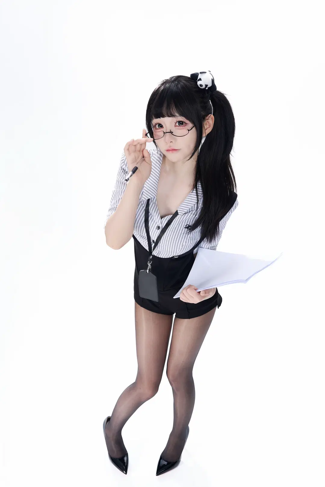 corporate slave OL Theme Studio Shoot: studio photoshoot poses Practice with Black Stockings and Red-Sole Heels by 是橘子啊i - Image 4