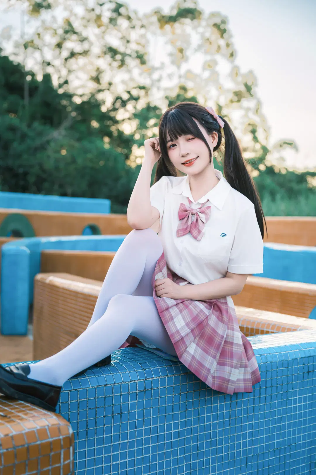 JK uniform, Energetic girl, Twintails, Amusement park photoshoot, White stockings