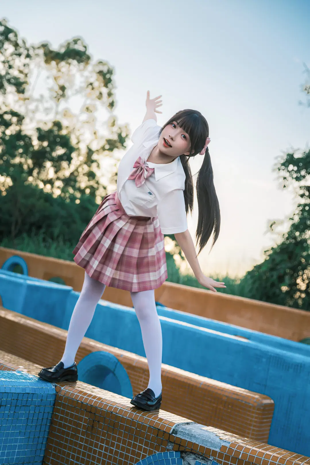 遊樂園裡的JK制服雙馬尾元氣少女 - Vera露露儿__ - 第7張