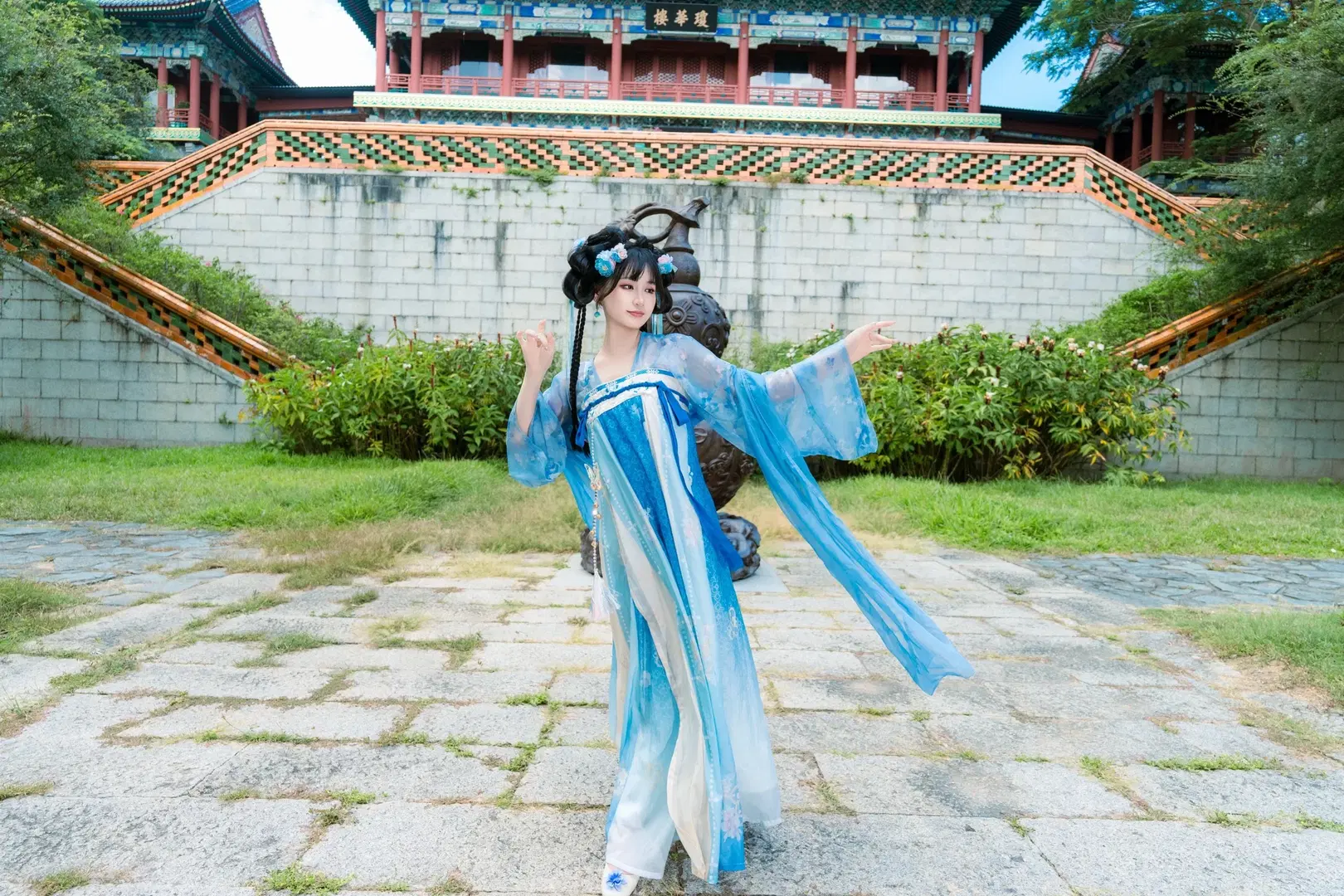 青白の漢服写真 古建築の回廊に宿る透明感のある少女の魅力 - 灵音 - 13枚目