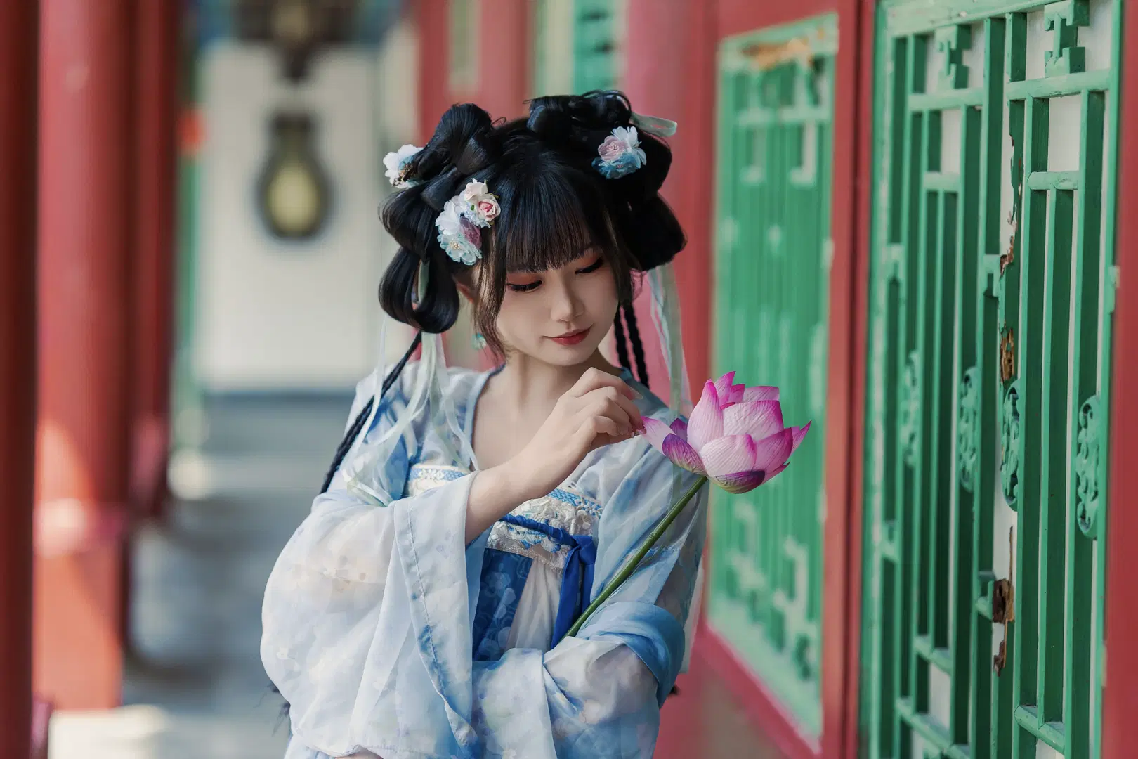 青白の漢服写真 古建築の回廊に宿る透明感のある少女の魅力 - 灵音 - 2枚目