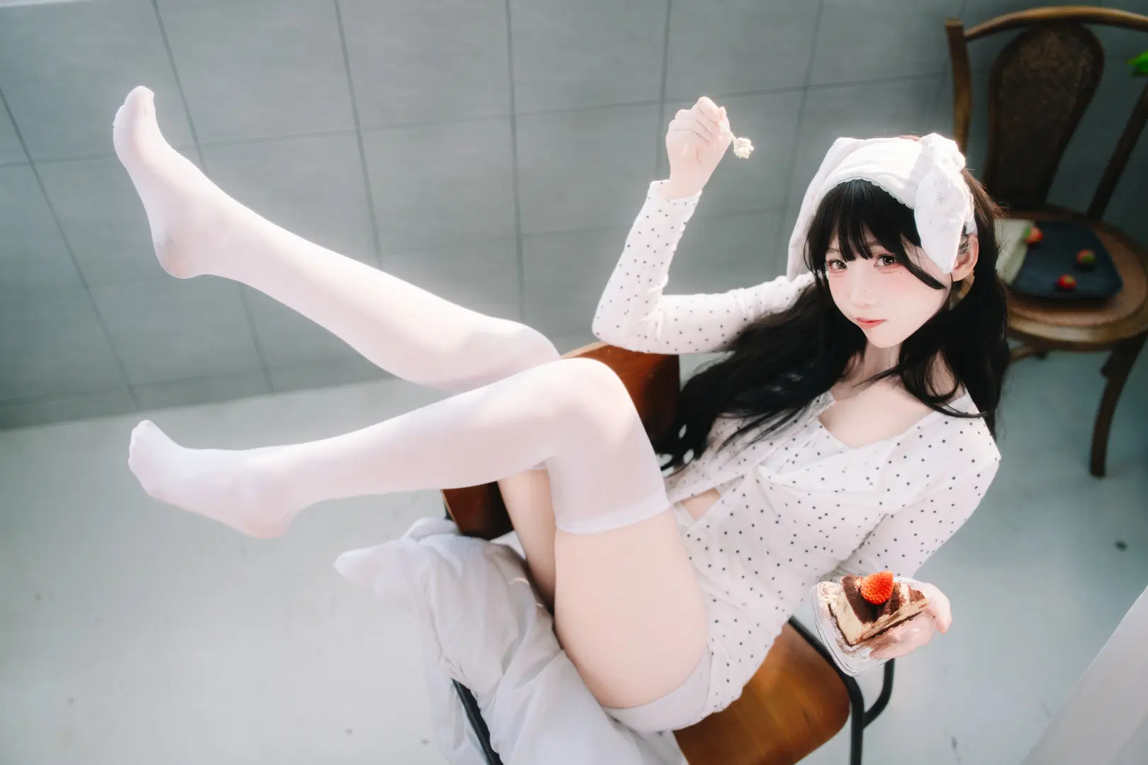 波點居家服與白絲兔耳，軟萌甜妹的宅家氛圍感寫真 - Vacancy1007 - 第2張