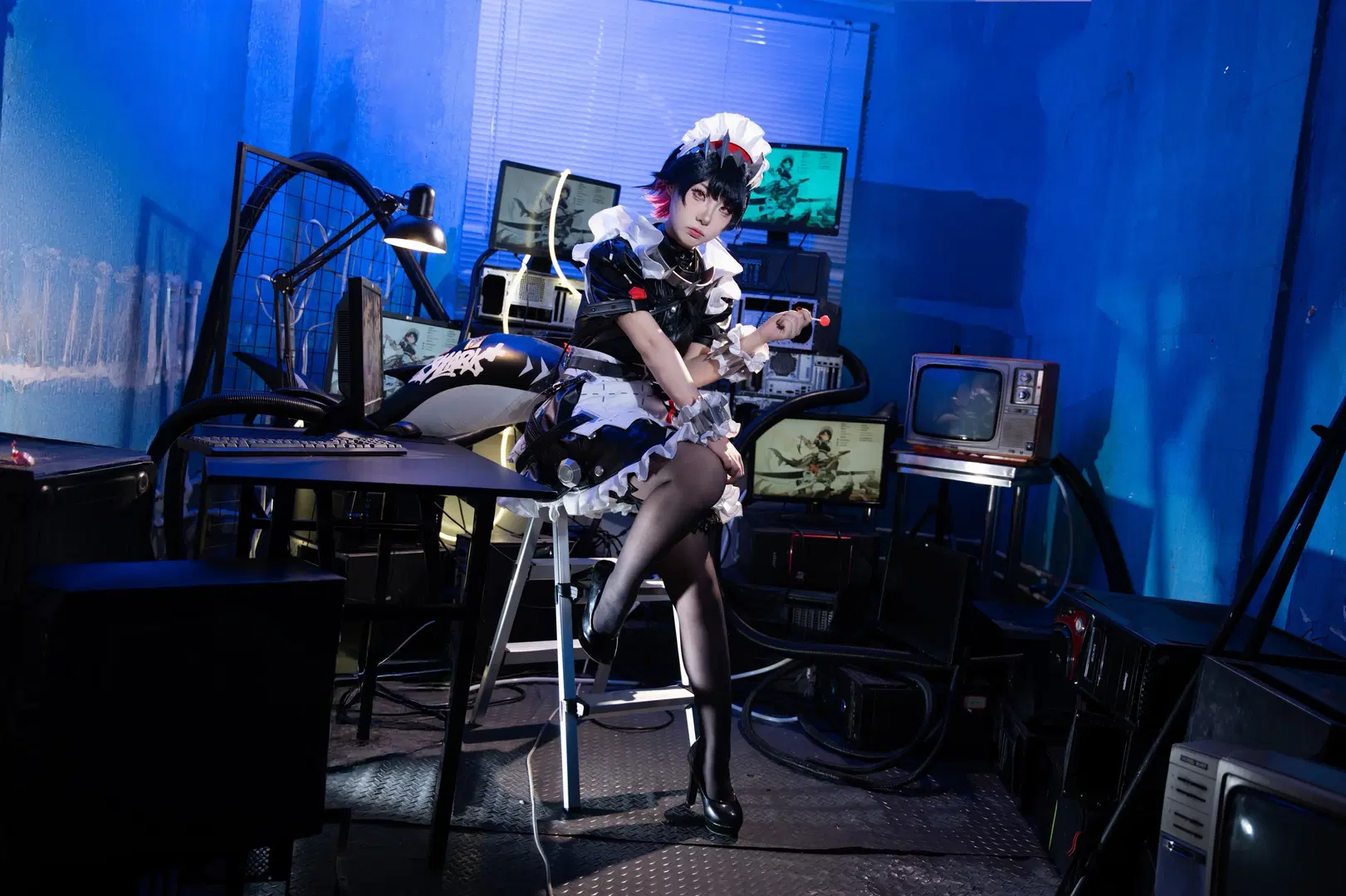 [Ellen Joe cosplay] The cold and glamorous Shark girl in a retro-tech studio by 拾月影棚 - Image 5