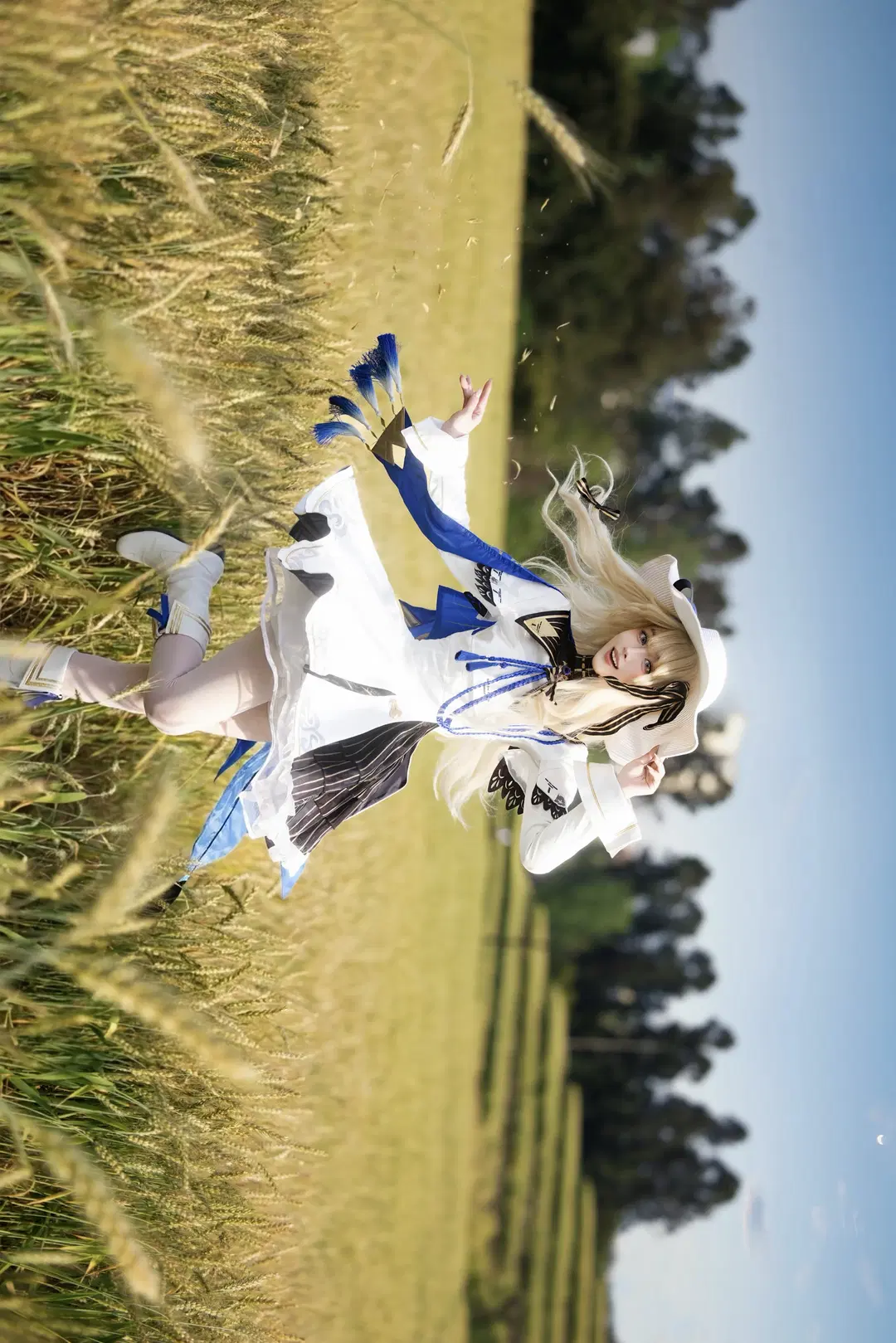 [Phoebe Cosplay] Wuthering Waves: Spring Breeze and Magic in the Golden Wheat Field by 桃田心Nya - Image 3