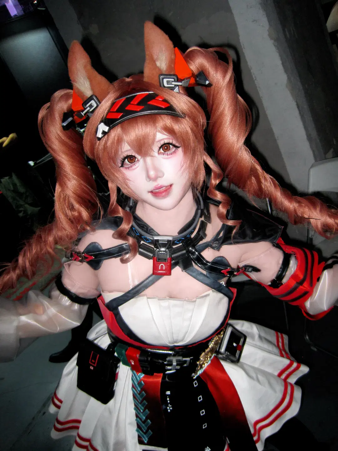 【アンジェリーナコスプレ】『アークナイツ』異格子狐のハイパーグリフカーニバル滞在記 - 浅九ninth - 2枚目