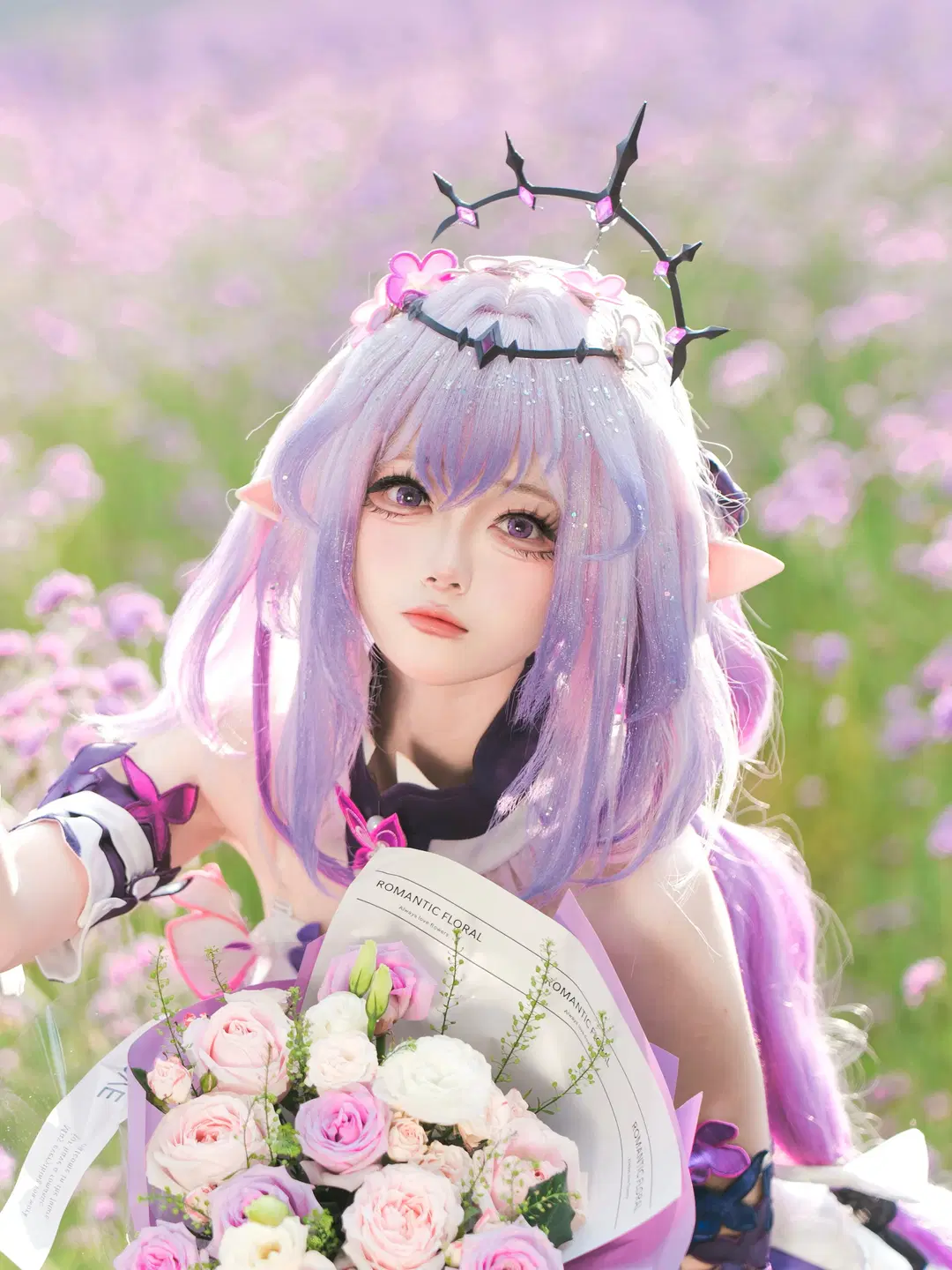崩坏星穹铁道遐蝶cos，马鞭草花海中的绝美正片 - 小兔乱撞 - 第3张
