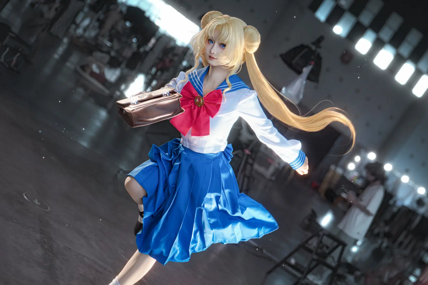 [Usagi Tsukino cosplay] Sailor Moon Sprinting to School with Toast in Mouth by 轩叉子 - Image 5