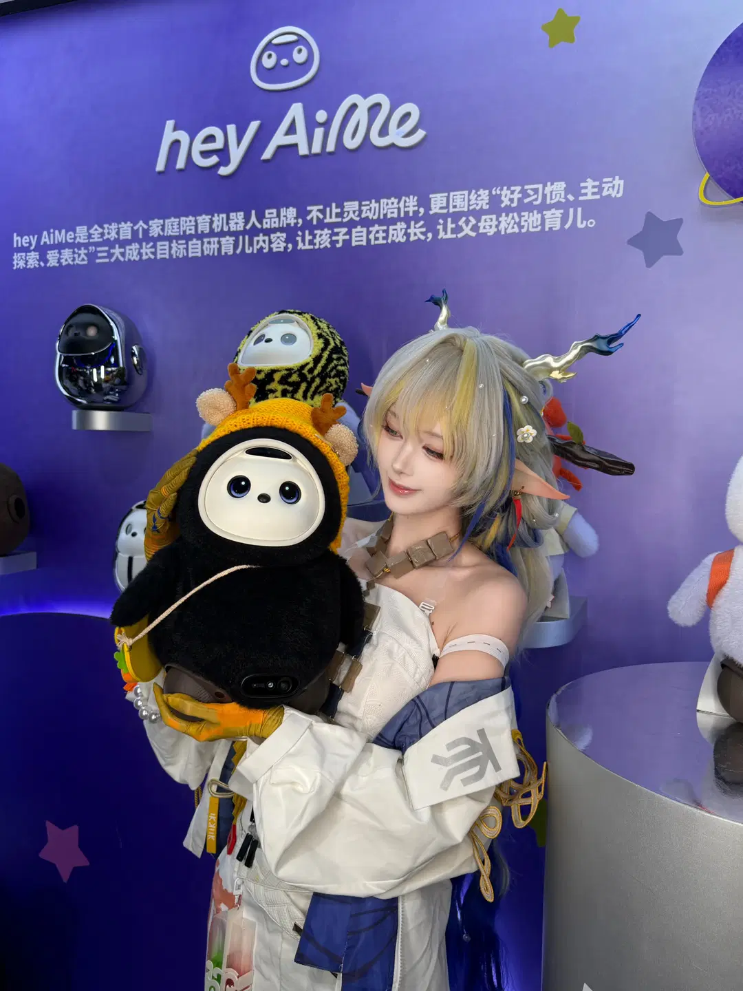 【シュウ コスプレ】アークナイツの歳一家がチャイナジョイで大型スクリーン選び - 懒塔塔💤 - 4枚目