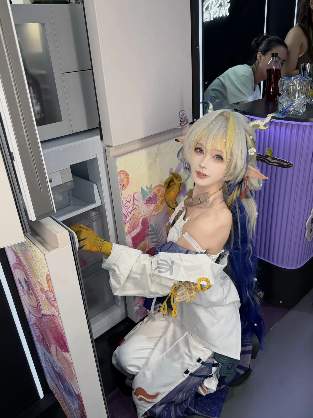 【シュウ コスプレ】アークナイツの歳一家がチャイナジョイで大型スクリーン選び - 懒塔塔💤 - 5枚目