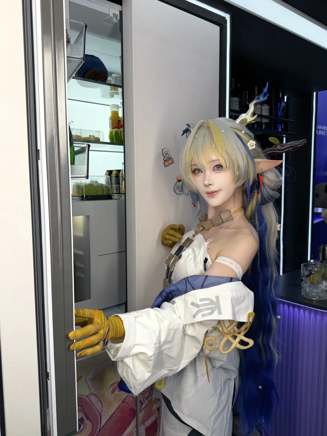 【シュウ コスプレ】アークナイツの歳一家がチャイナジョイで大型スクリーン選び - 懒塔塔💤 - 8枚目