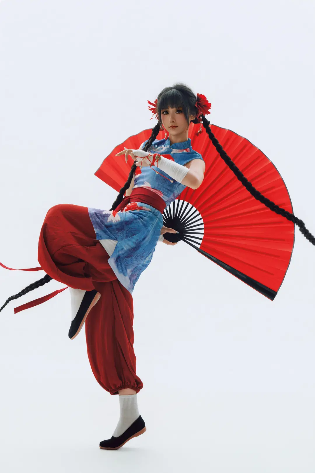 棚拍摄影, 国风写真, 中华娘cos, 双麻花辫, 折扇道具