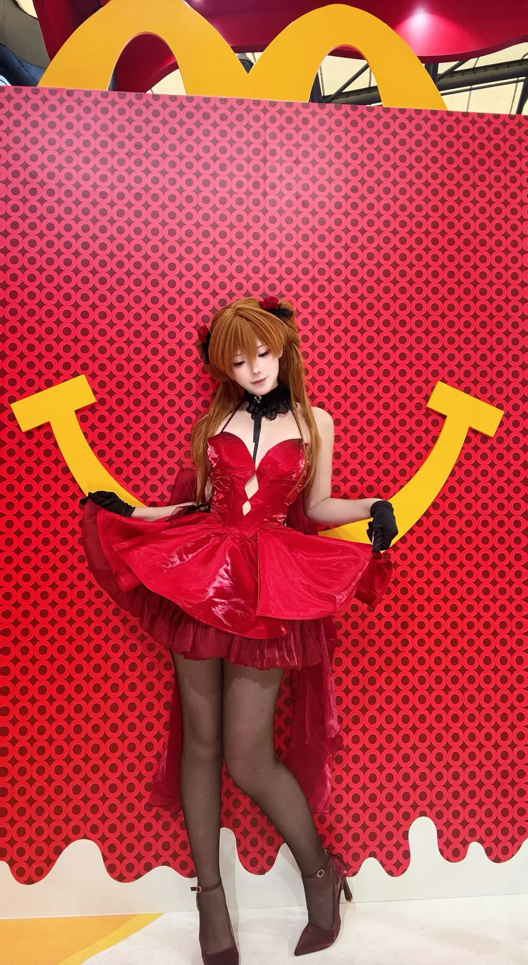 漫展偶遇麦麦炸鸡展台，明日香红裙cosplay甜辣出击 - 琉璃璃 - 第8张