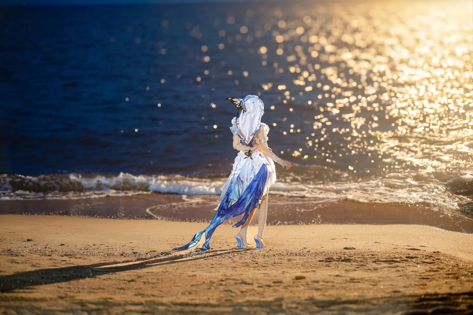 [The Shorekeeper cosplay] Blue Vigil at the Coast's Edge in Wuthering Waves by 脆脆一点都不好吃 - Image 9